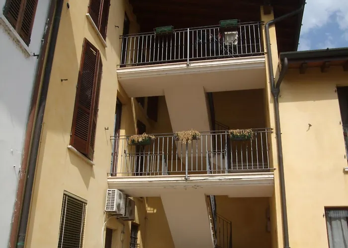 Foresteria Casa Dante 旅馆 *